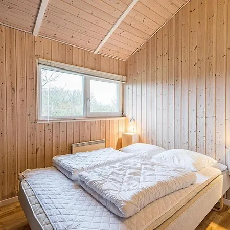 6 Person In Nyaraló