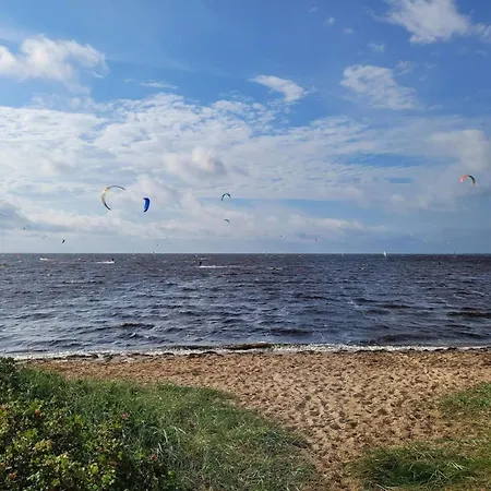 6 Person In Nyaraló *